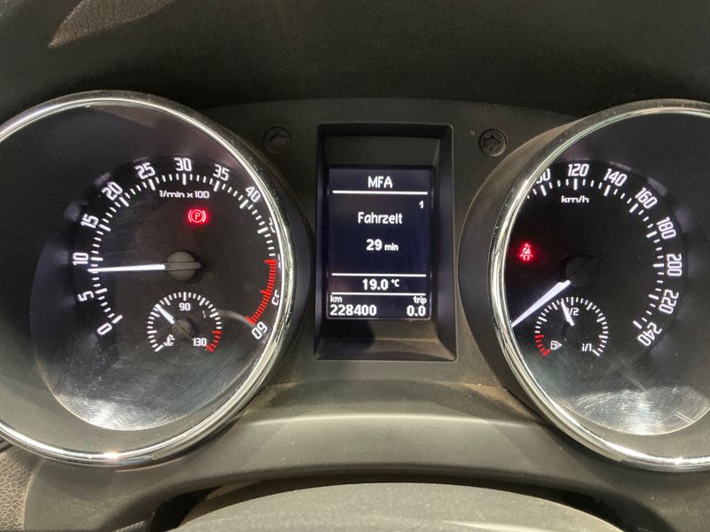 Skoda Yeti 2.0 TDI Adventure 4x4 2013 – снимка 18