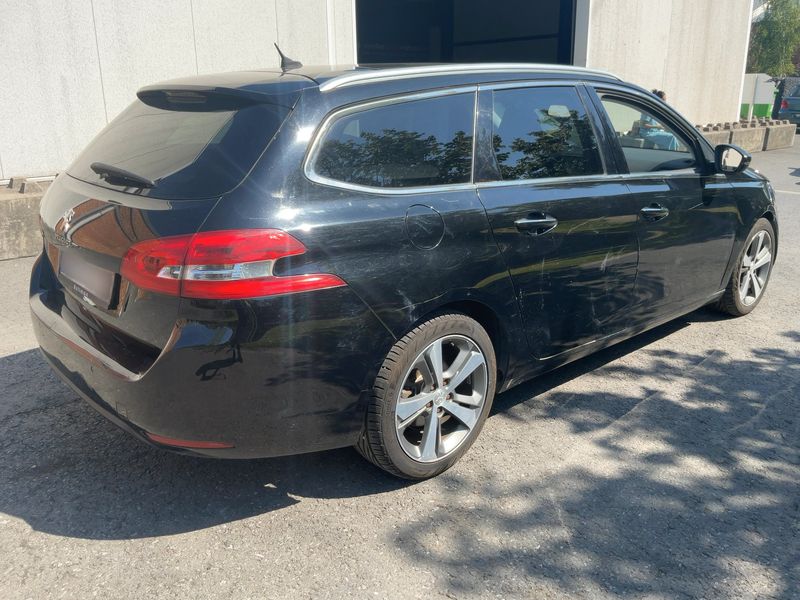 Peugeot 308 1.6 e-HDi Allure 2014 – снимка 8