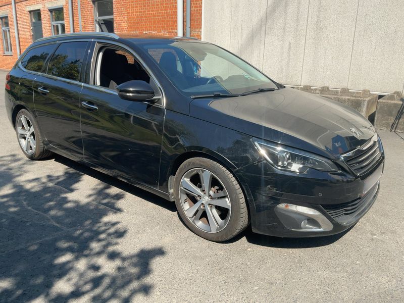Peugeot 308 1.6 e-HDi Allure 2014 – снимка 12
