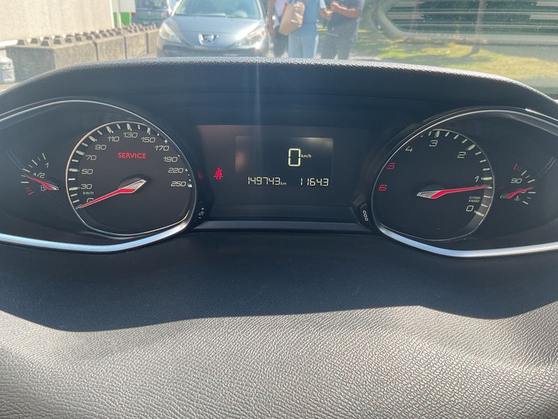 Peugeot 308 1.6 e-HDi Allure 2014 – снимка 18