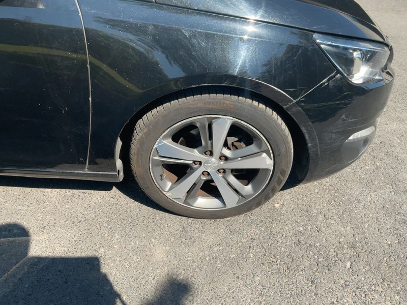 Peugeot 308 1.6 e-HDi Allure 2014 – снимка 11