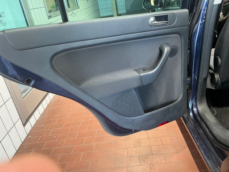 Volkswagen Golf VI Plus 1.2 TSI Life BlueMotion Tech 2014 – снимка 27