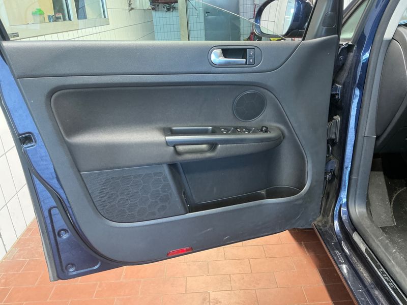 Volkswagen Golf VI Plus 1.2 TSI Life BlueMotion Tech 2014 – снимка 31