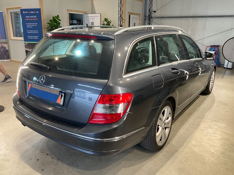 Mercedes-Benz C-Klasse C 200 CDI T BlueEfficiency Avantgarde 2011 – снимка 2