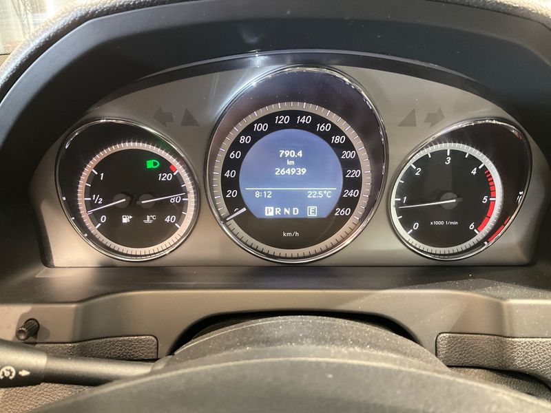 Mercedes-Benz C-Klasse C 200 CDI T BlueEfficiency Avantgarde 2011 – снимка 4