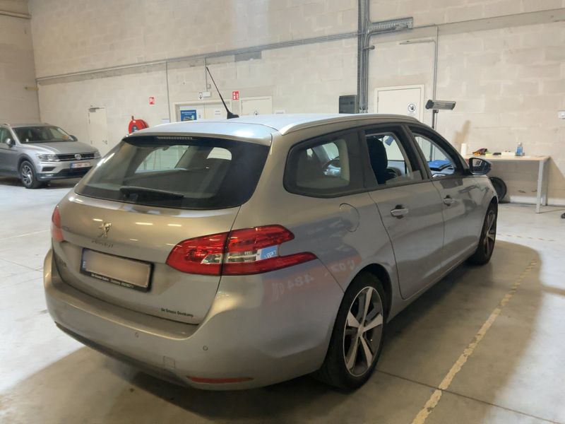 Peugeot 308 1.2 e-THP Active 2015 – снимка 8