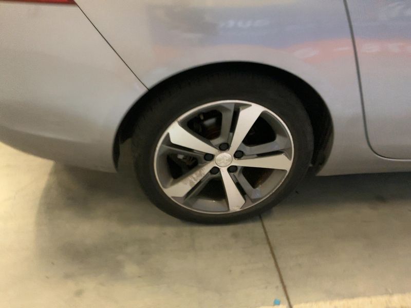 Peugeot 308 1.2 e-THP Active 2015 – снимка 9
