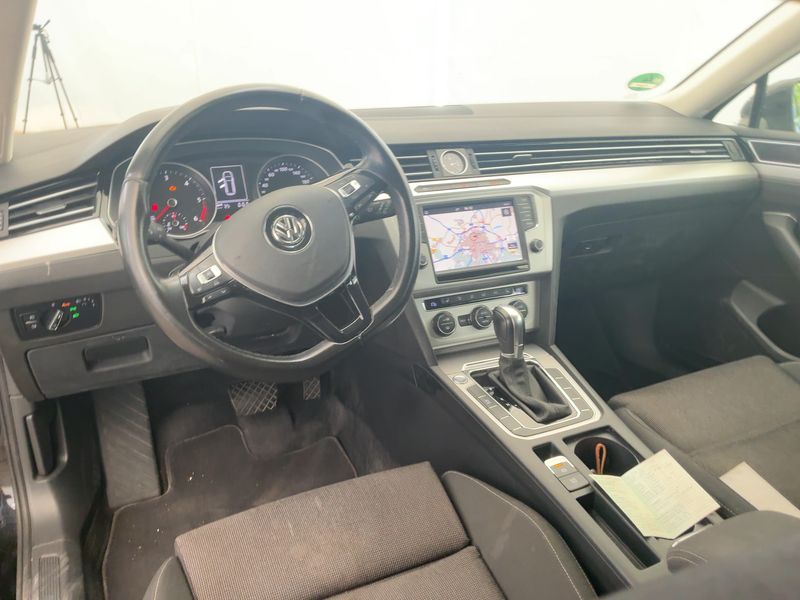 Volkswagen Passat 2.0 TDI Comfortline BlueMotion Tech 2015 – снимка 18