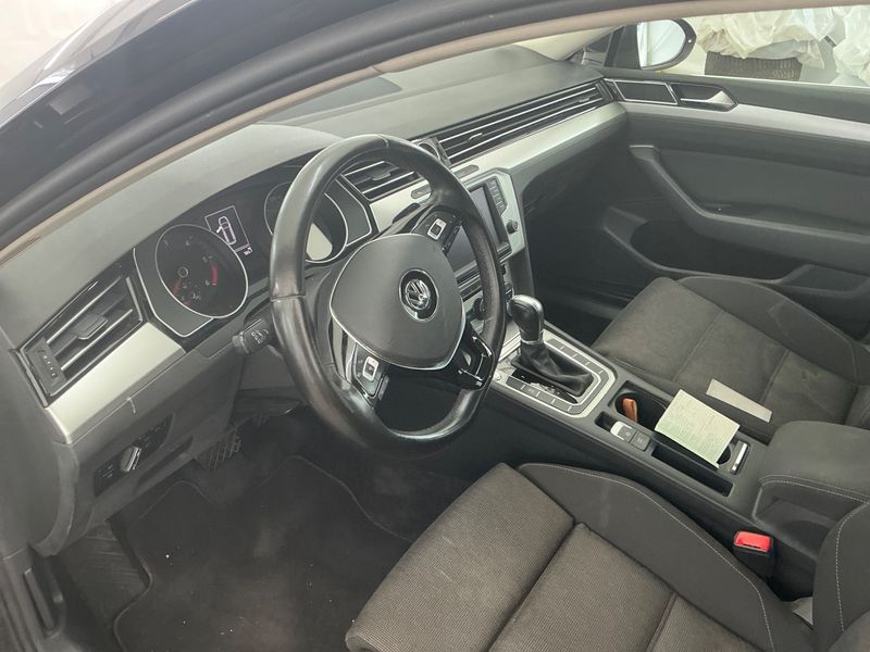 Volkswagen Passat 2.0 TDI Comfortline BlueMotion Tech 2015 – снимка 23