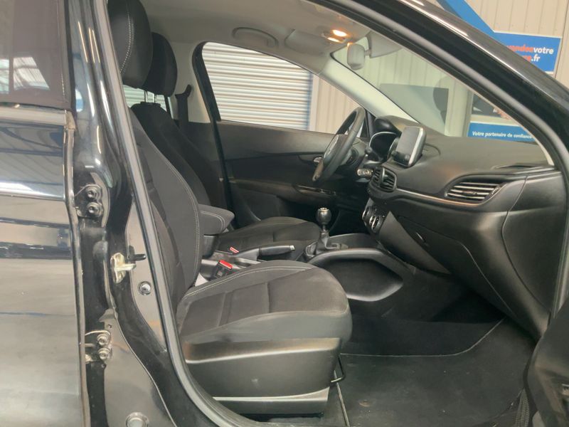 Fiat Tipo 1.4 Lounge 2019 – снимка 16