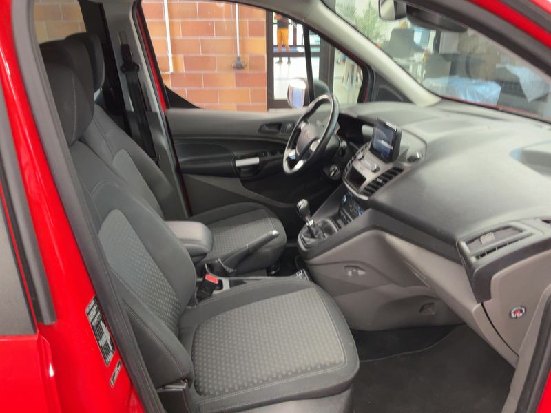 Ford Grand Tourneo Connect 1.5 TDCi EcoBlue Trend 2018 – снимка 17