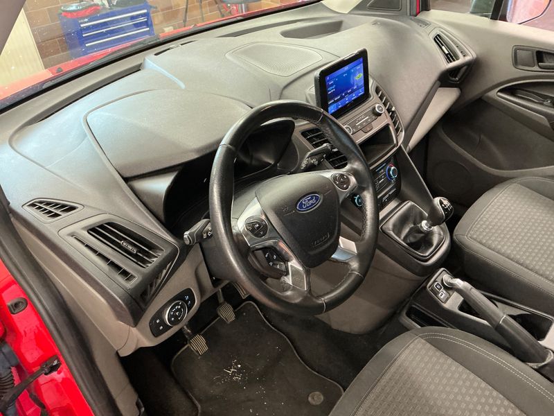 Ford Grand Tourneo Connect 1.5 TDCi EcoBlue Trend 2018 – снимка 29
