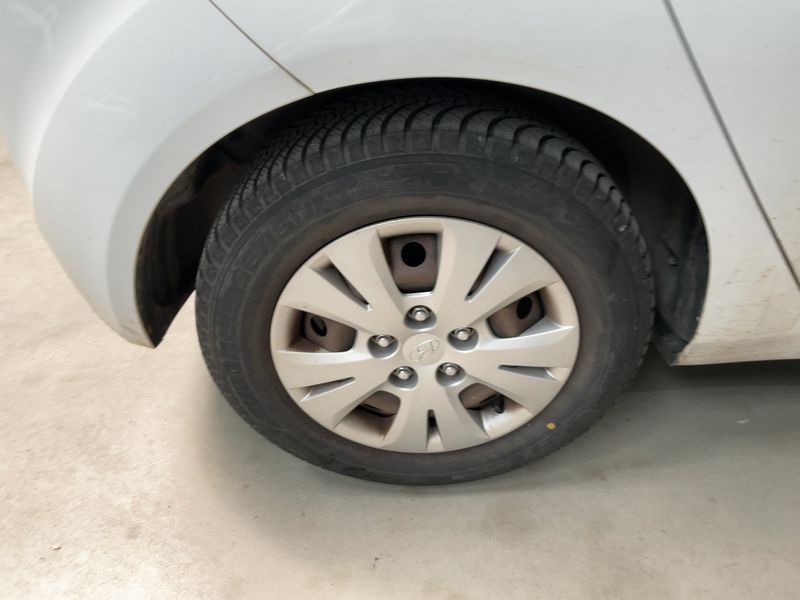 Hyundai ix20 1.4 Comfort 2011 – снимка 19