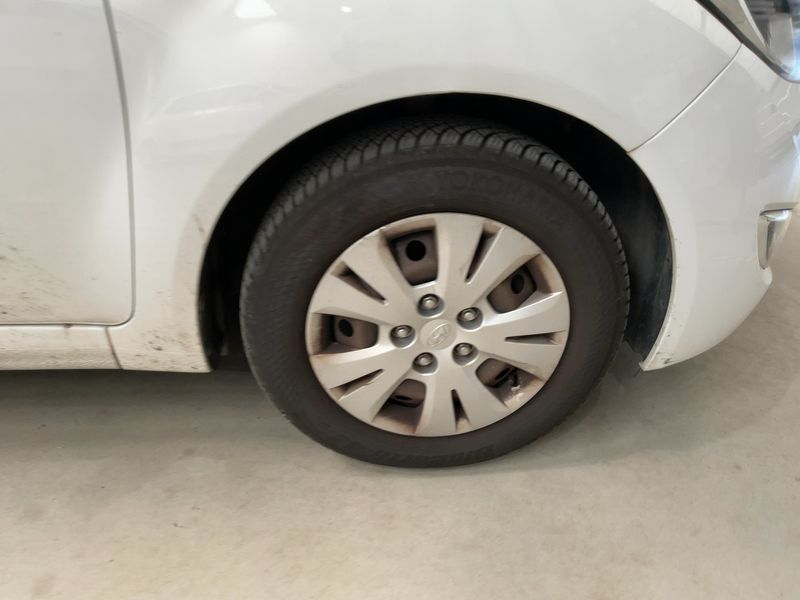Hyundai ix20 1.4 Comfort 2011 – снимка 20