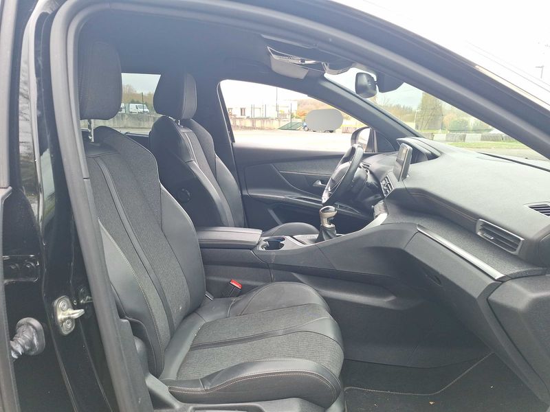 Peugeot 5008 1.2 e-THP GT Line 2019 – снимка 10