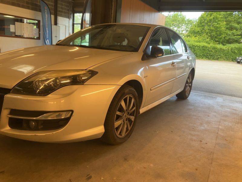Renault Laguna 1.5 dCi BOSE Edition 2011 – снимка 2