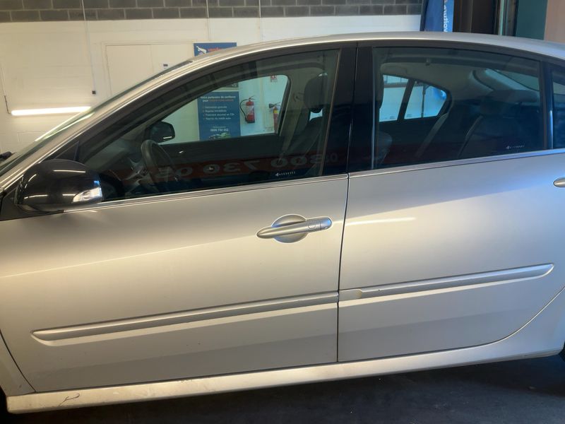 Renault Laguna 1.5 dCi BOSE Edition 2011 – снимка 4