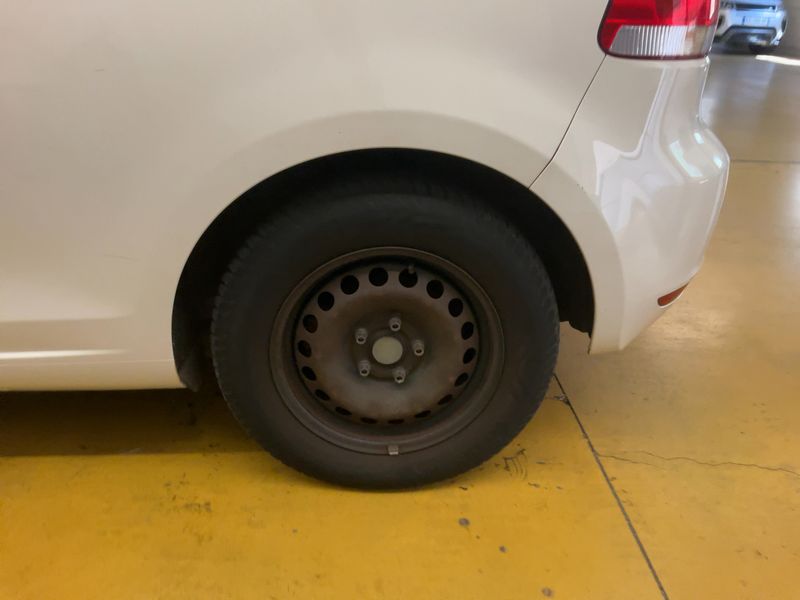 Volkswagen Golf VI 1.6 TDI Trendline 2010 – снимка 18