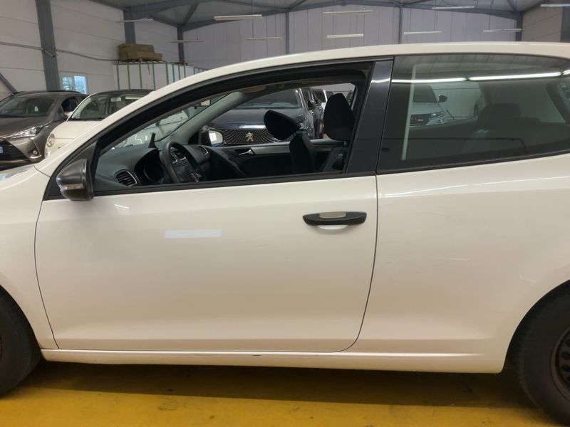 Volkswagen Golf VI 1.6 TDI Trendline 2010 – снимка 4