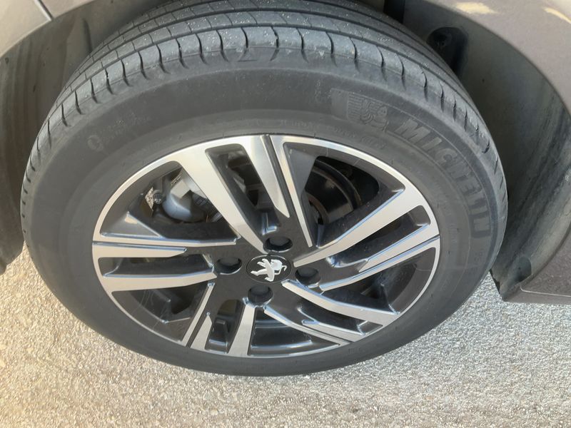 Peugeot 208 1.2 PureTech Allure 2023 – снимка 9