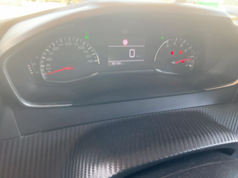Peugeot 208 1.2 PureTech Allure 2023 – снимка 18