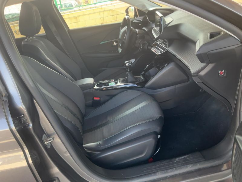 Peugeot 208 1.2 PureTech Allure 2023 – снимка 16