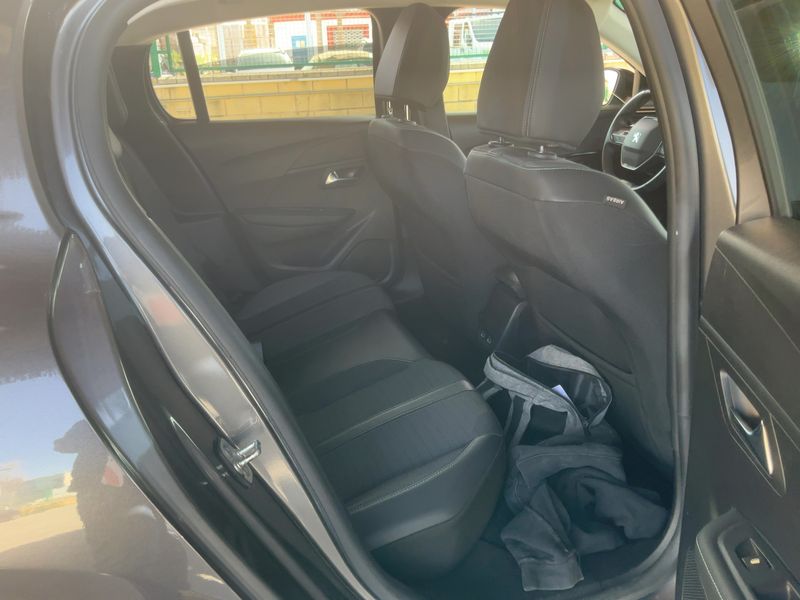 Peugeot 208 1.2 PureTech Allure 2023 – снимка 19