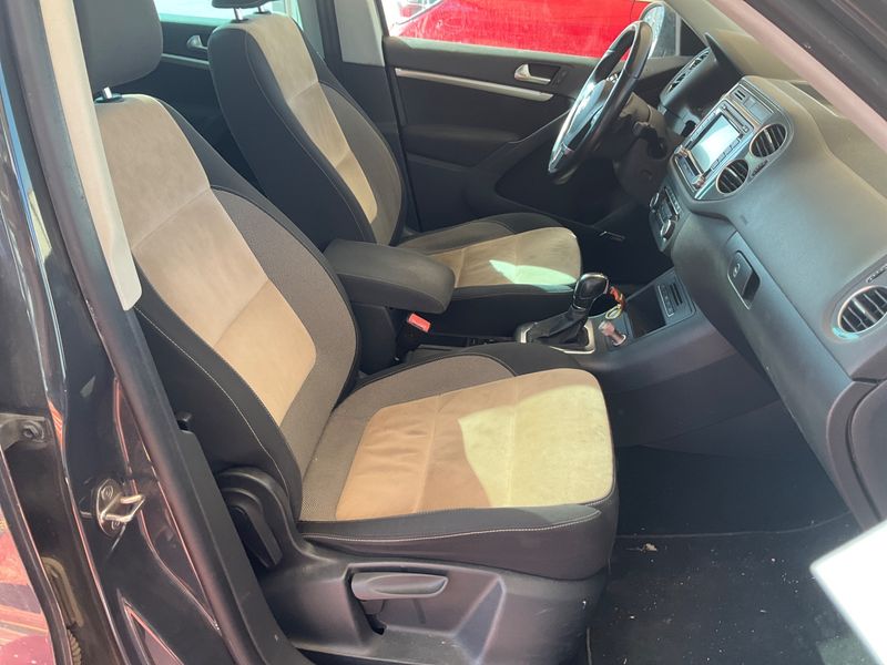 Volkswagen Tiguan 2.0 TDI Country 4Motion BlueMotion Tech 2014 – снимка 26