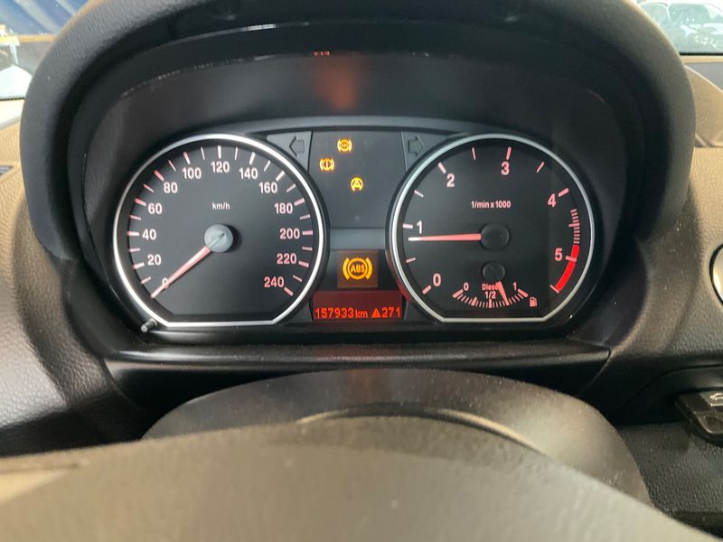 BMW 1er 118d 2011 – снимка 19