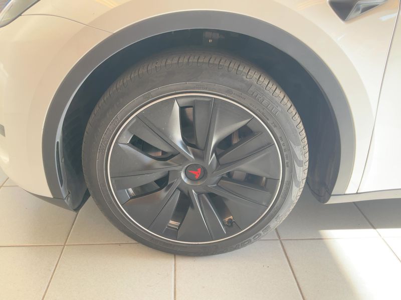 Tesla Model Y Standard Range 2023 – снимка 3