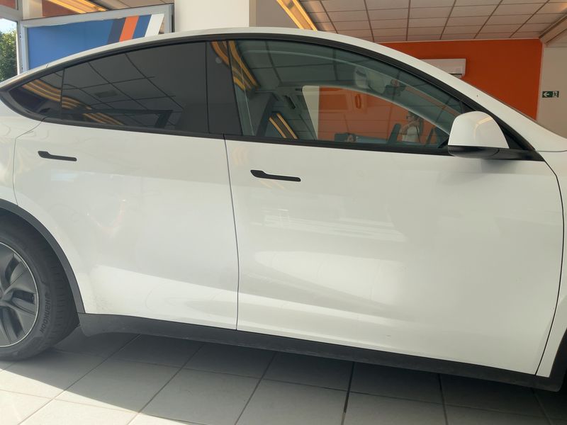 Tesla Model Y Standard Range 2023 – снимка 10