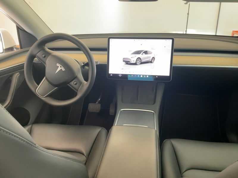 Tesla Model Y Standard Range 2023 – снимка 17