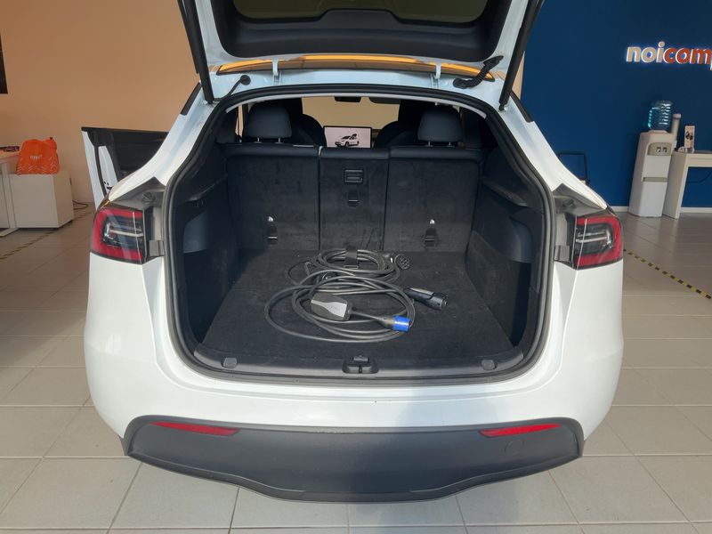Tesla Model Y Standard Range 2023 – снимка 15