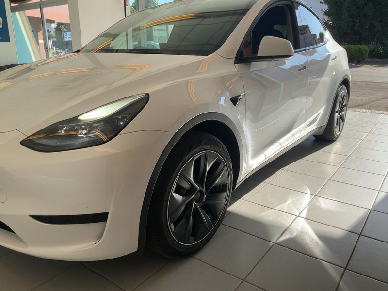 Tesla Model Y Standard Range 2023 – снимка 2