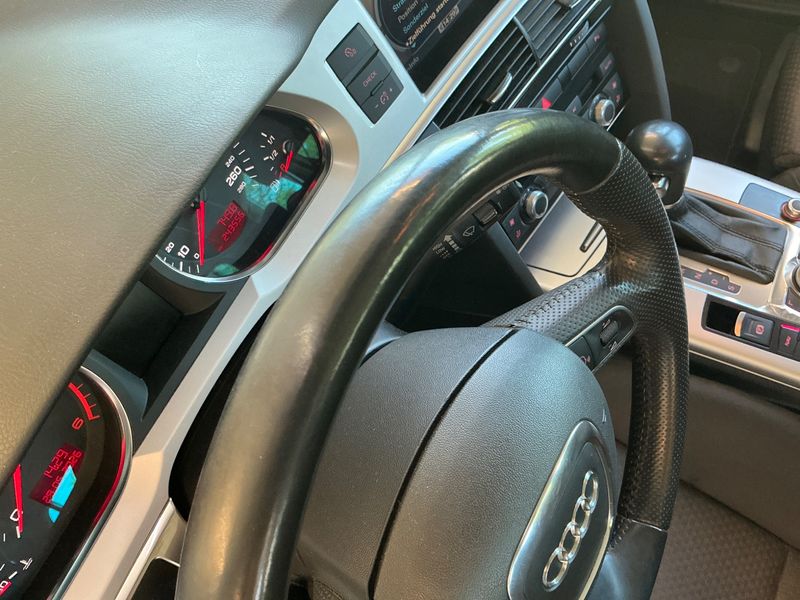Audi A6 2.7 V6 TDI 2011 – снимка 23
