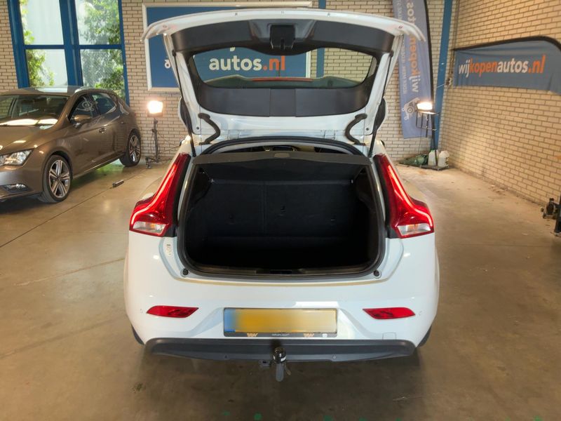 Volvo V40 1.6 D2 Momentum 2013 – снимка 15