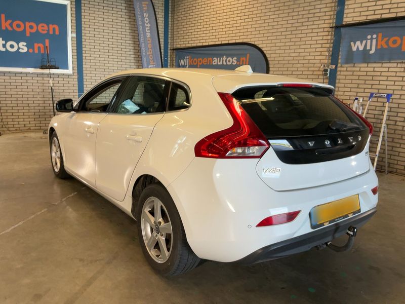 Volvo V40 1.6 D2 Momentum 2013 – снимка 6