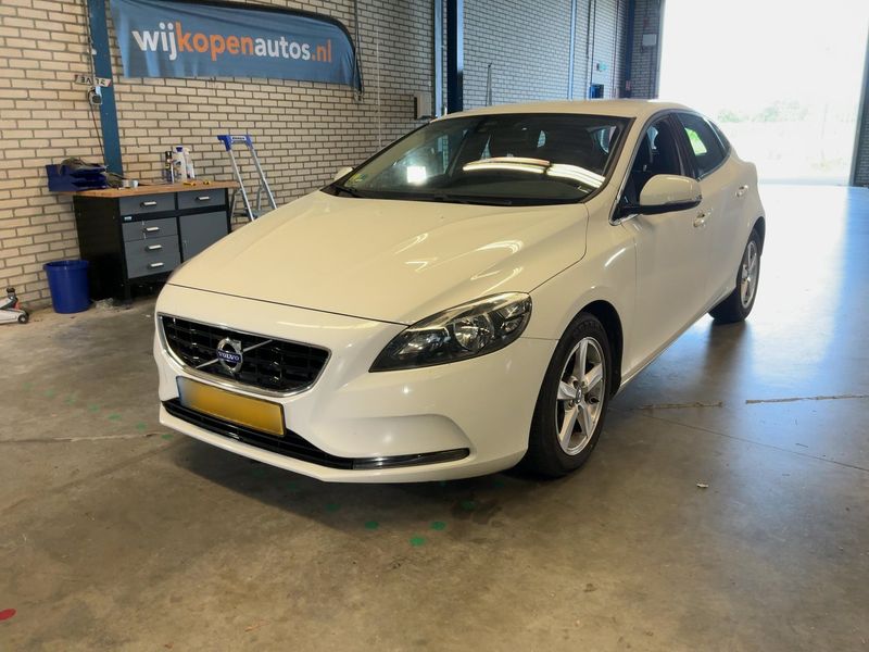 Volvo V40 1.6 D2 Momentum 2013 – снимка 1