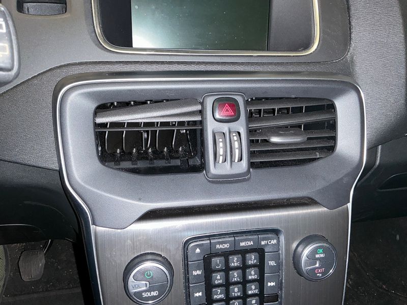 Volvo V40 1.6 D2 Momentum 2013 – снимка 24