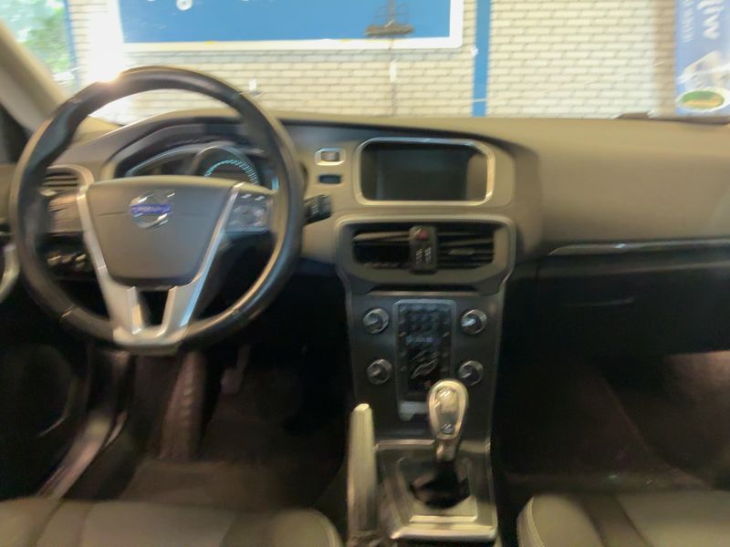 Volvo V40 1.6 D2 Momentum 2013 – снимка 17