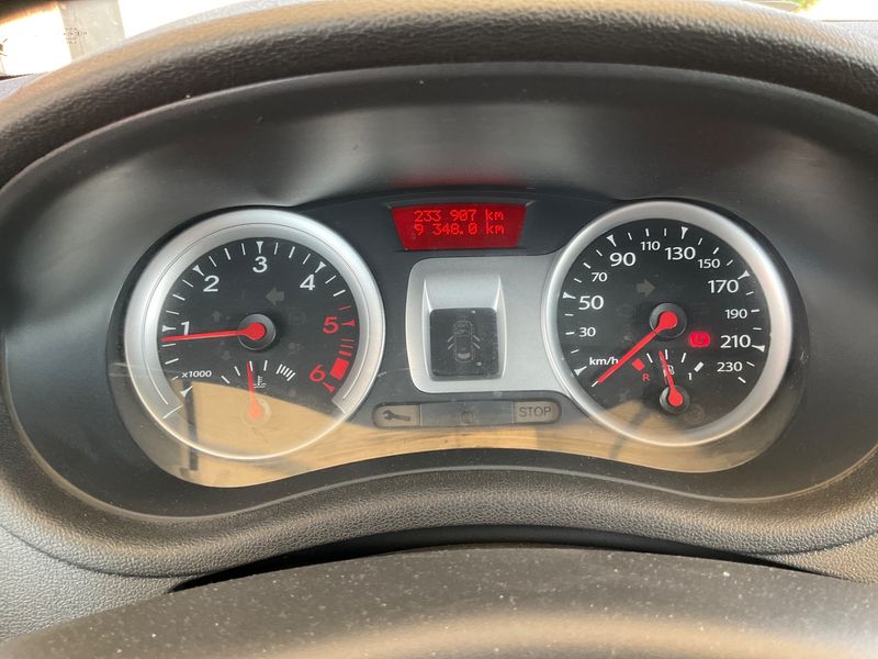 Renault Clio 1.5 dCi Authentique 2011 – снимка 4