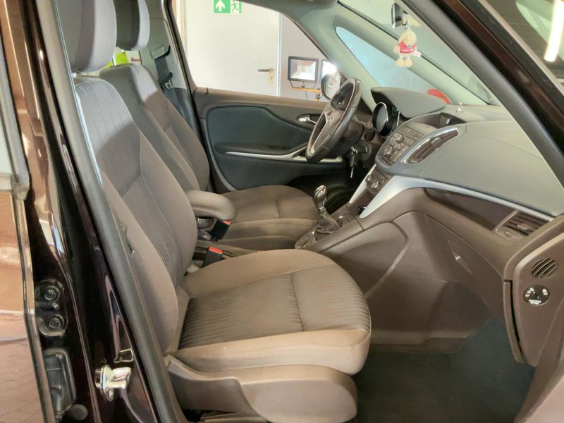 Opel Zafira Tourer 1.4 Turbo Edition 2013 – снимка 16