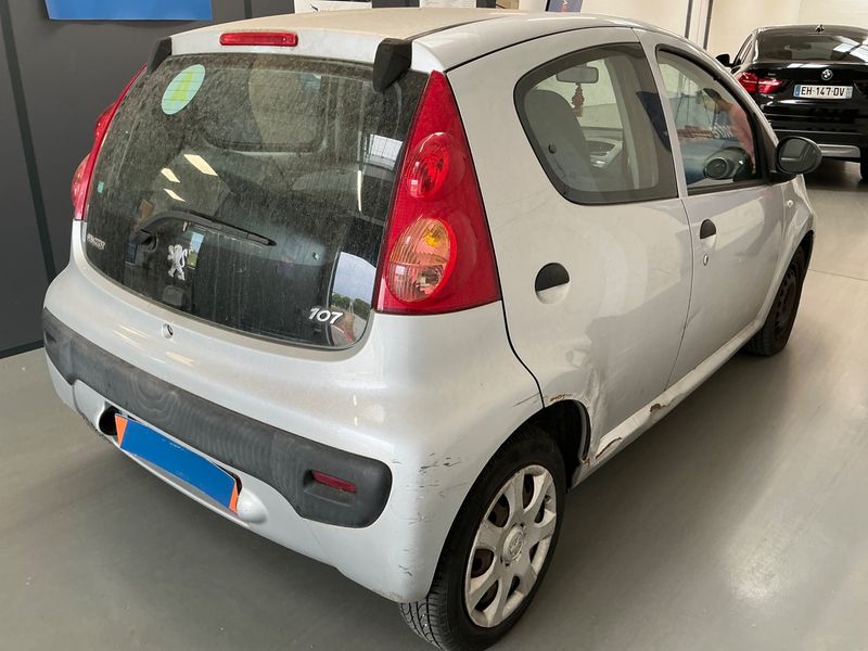 Peugeot 107 1.0 Urban 2009 – снимка 2
