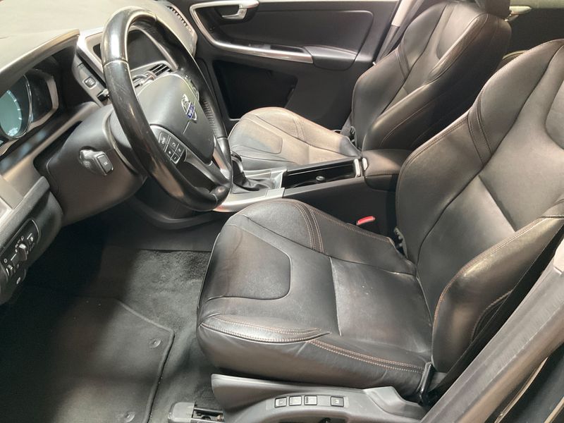 Volvo XC60 2.0 D4 Summum 2015 – снимка 30