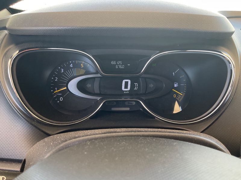 Renault Captur 1.5 dCi Intens 2014 – снимка 18