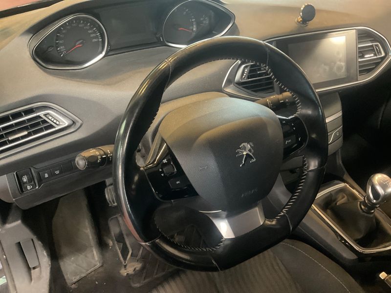 Peugeot 308 1.6 Blue-HDi Active Business 2016 – снимка 36