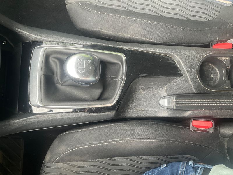 Peugeot 308 1.6 Blue-HDi Active Business 2016 – снимка 33