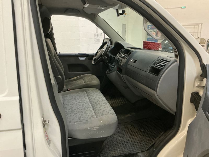 Volkswagen T5 Transporter 1.9 TDI Kasten 2009 – снимка 3