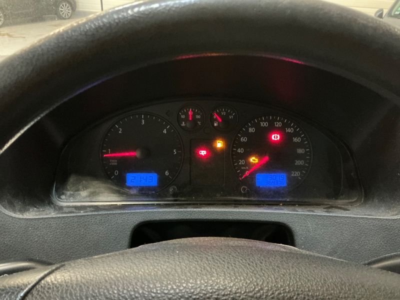 Volkswagen T5 Transporter 1.9 TDI Kasten 2009 – снимка 4
