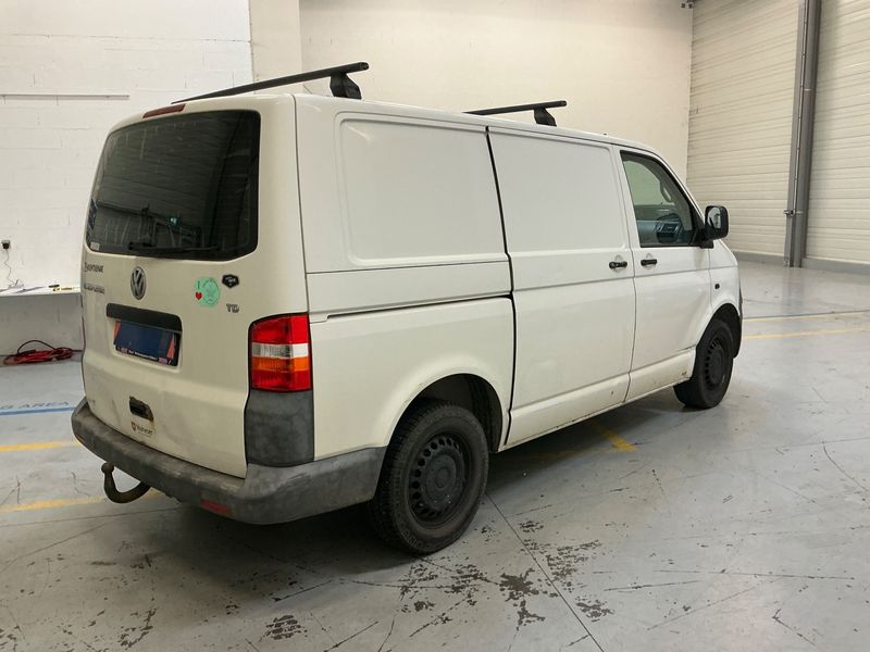 Volkswagen T5 Transporter 1.9 TDI Kasten 2009 – снимка 2